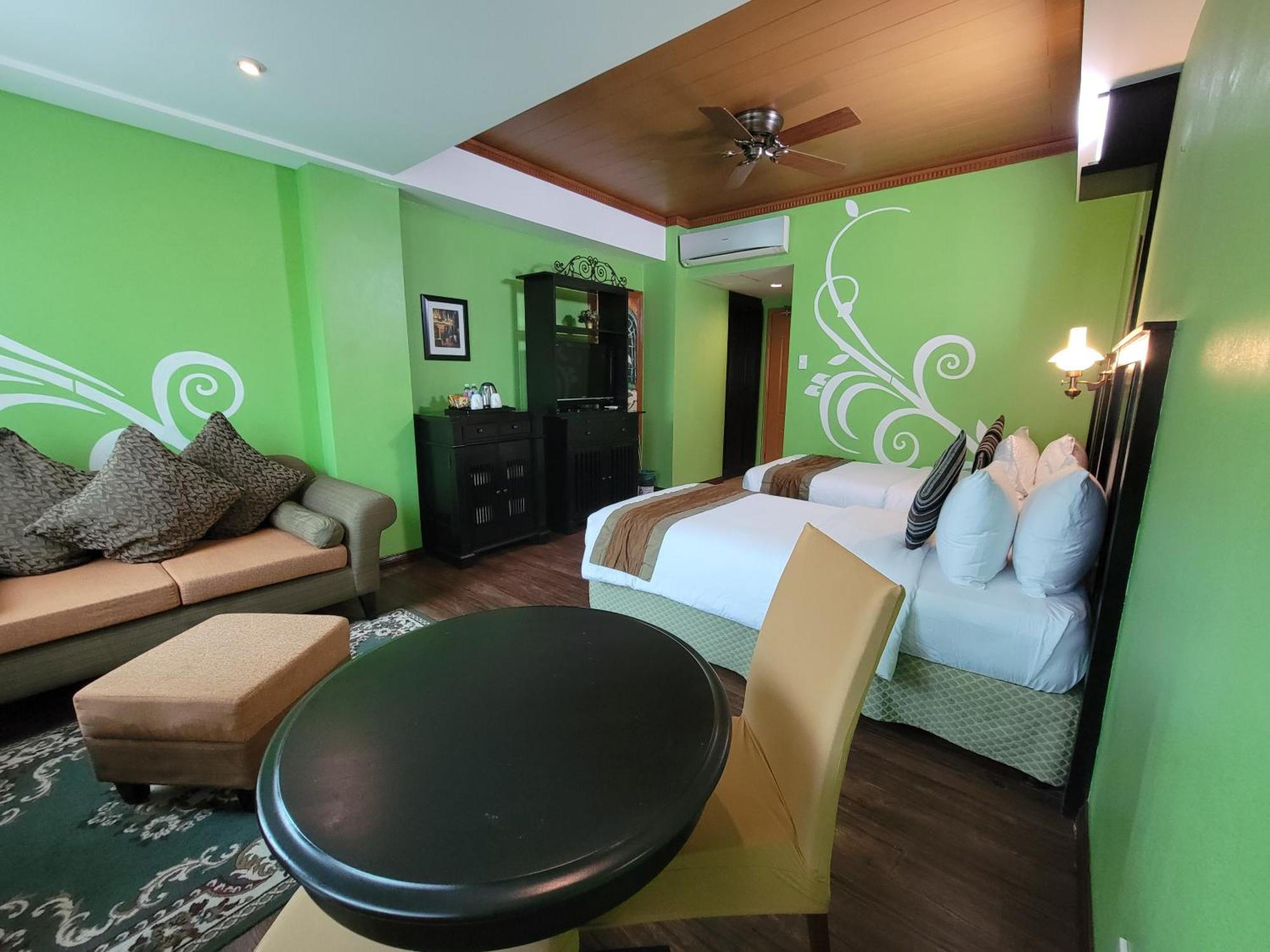 Lee Boutique Tagaytay