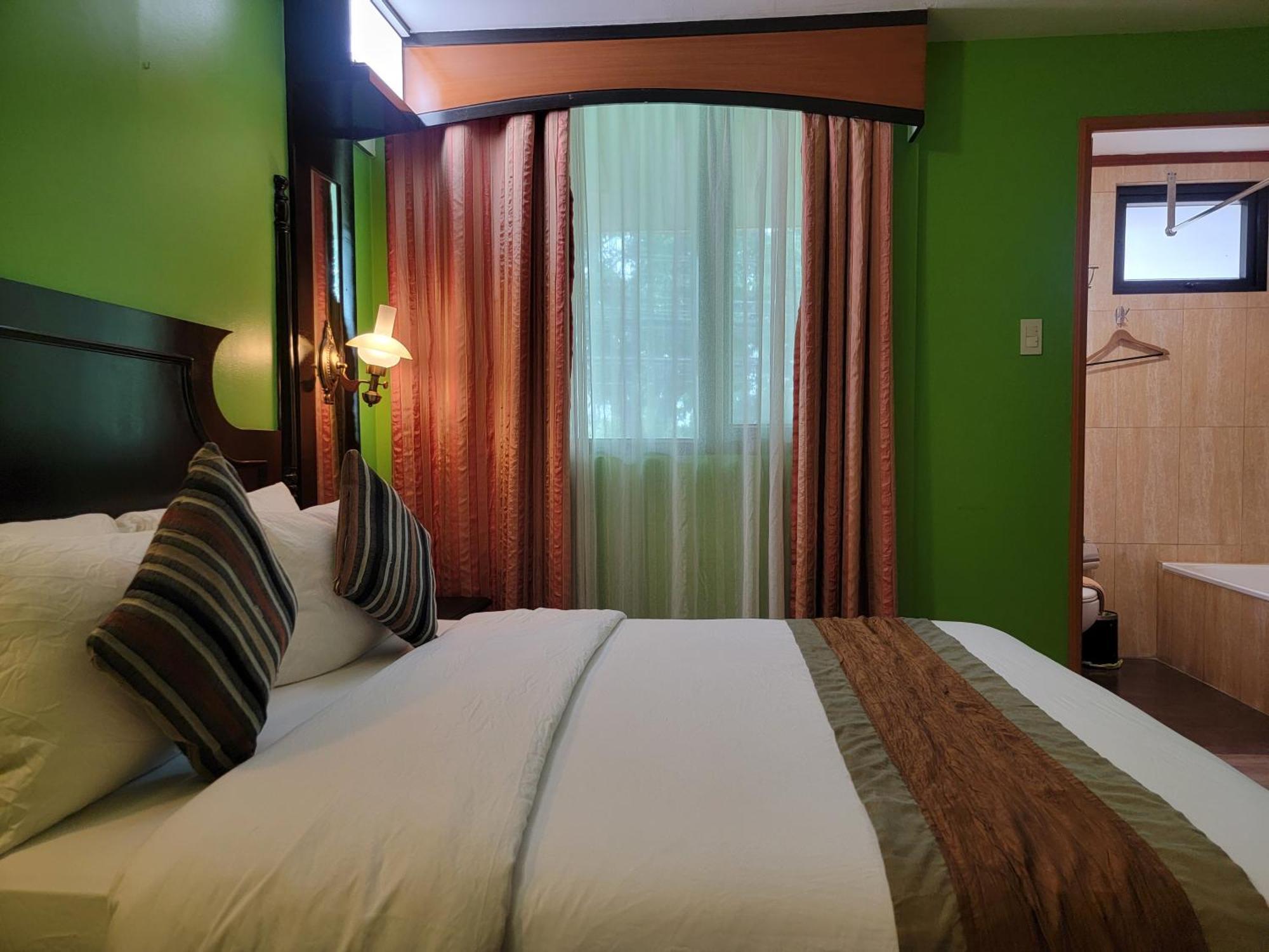 Lee Boutique Tagaytay 3*