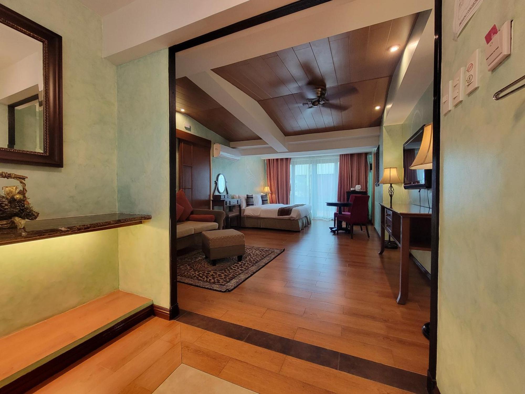Lee Boutique Tagaytay Tagaytay City