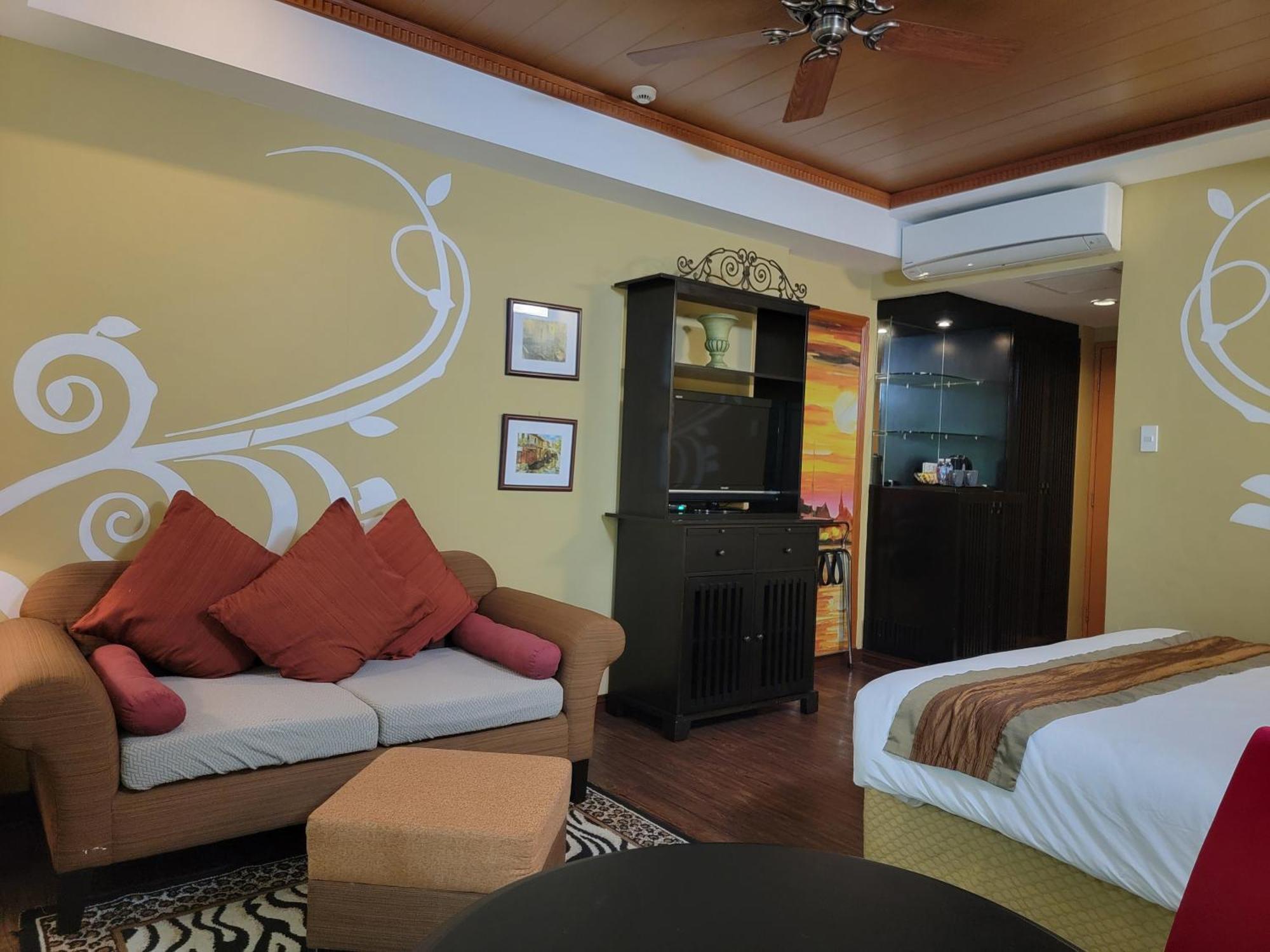 Lee Boutique Tagaytay